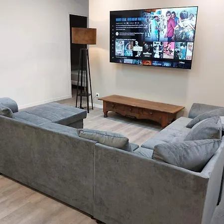 Loft 8 Grand 8 Ideal Groupes Pros Et Familles Saint-Etienne-du-Rouvray