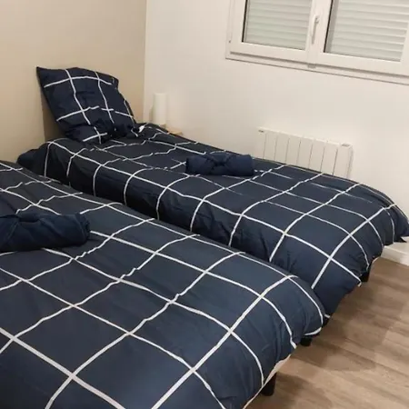 Apartment Loft 8 Grand 8 Ideal Groupes Pros Et Familles Saint-Etienne-du-Rouvray